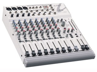 4 Mic / 4 Stereo Mixer