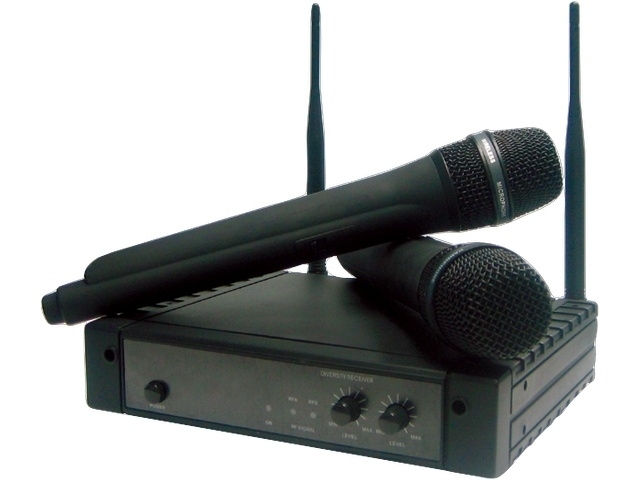 Dual Wireless Microphone Kit